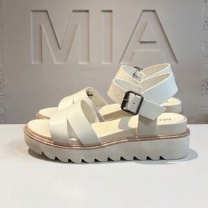 New authentic MIA designer platform sandals MISMATES 9 9.5 display